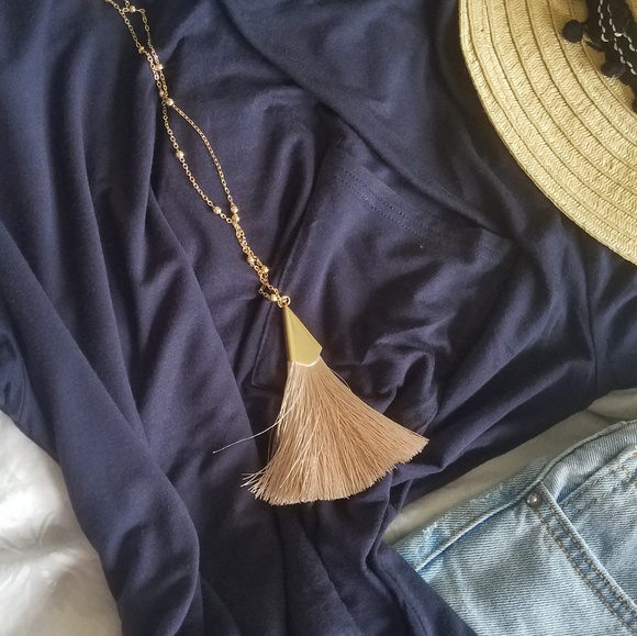THE LANEY GOLD LIGHT BROWN TASSLE NECKLACE - Picture 5 of 6